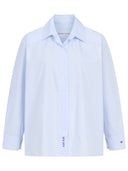 Bluse mit hellblauen Streifen