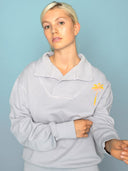Lila Sweatshirt mit Kragen und Palmenprint