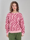 Zweatshirt mit Zebraprint rosa-bordeaux am Model