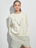 X-mas Sweatshirt mit Elch in off-white am Model