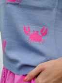 Pullover mit Krabben in blau Detailansicht