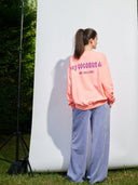 Sweatshirt Lazy Coconut apricot am Model