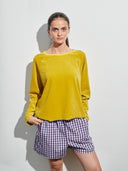 Sweatshirt velour senfgelb am Model