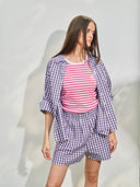 Popeline Bluse mit Karos in lila am Model