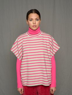 Streifen Shirt in Pink am Model
