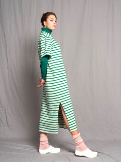 Sweatkleid mit grünen Streifen