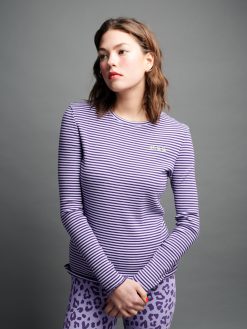 Rib Longsleeve oh la la lila am Model