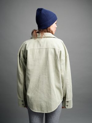 Shacket in Salbei Rückansicht