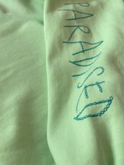 Sweatshirt Paradised in Stickerei in lime