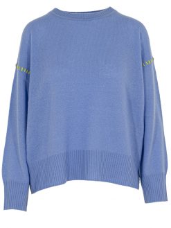 Pullover in blau mit Kontrastnaht in gelb