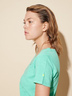 T-Shirt mit V-Ausschnitt grün Herzstickerei