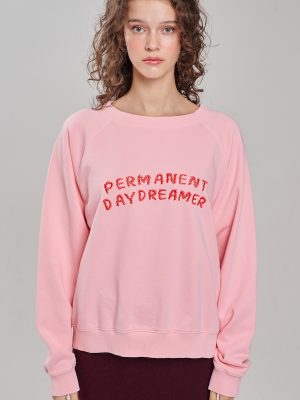 Sweatshirt Permanent Daydreamer in rosa am Model