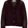 Lochstrickjacke in bordeaux Vorderansicht