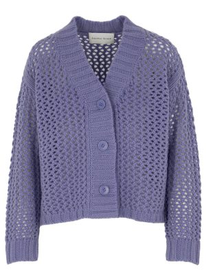 Lochstrickjacke in lila Vorderansicht