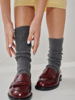 Kaschmir Socken grau am Model