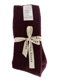 Socken aus feinem Kaschmir in bordeaux