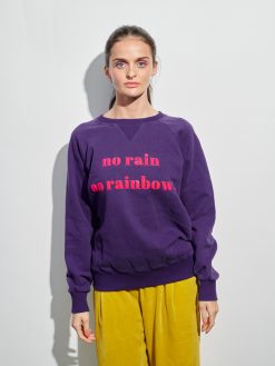 Sweatshirt no rain no rainbow in purple am Model