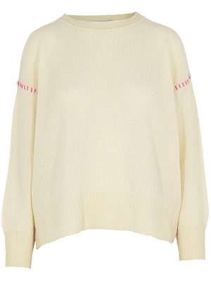 Lässiger Pullover in off white mit Kontrastnähten in pink