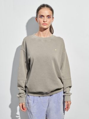 Sweatshirt Lazy Coconut grau am Model